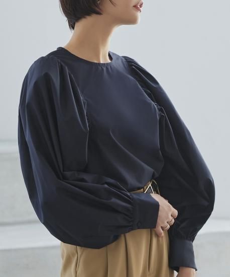 専用アパルトモン クルーネックギャザーブラウス バックリボン ボリュームスリーブ アパルトモン クルーネックギャザーブラウス バックリボン