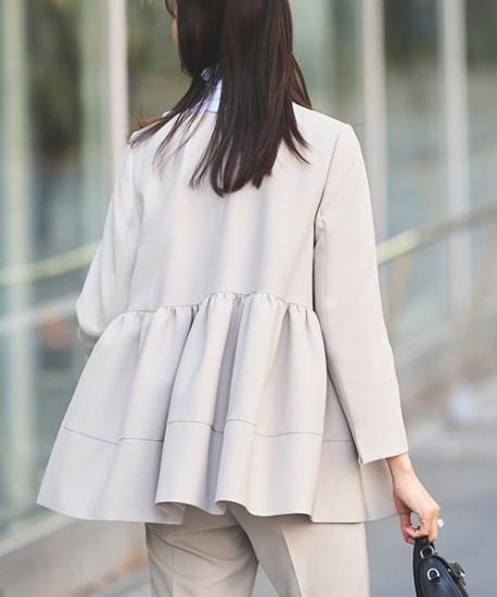 ノーカラータックギャザーペプラムスリムパンツスーツ 「SU1489」