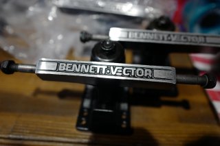 BENNETT VECTOR BLACK