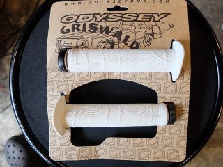 ODYSSEY GRISWALD GRIPS WHITE