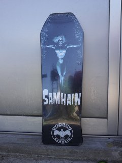 <img class='new_mark_img1' src='https://img.shop-pro.jp/img/new/icons1.gif' style='border:none;display:inline;margin:0px;padding:0px;width:auto;' />BAT SKATES SAMHAIN COFFIN DECK #117 of 222