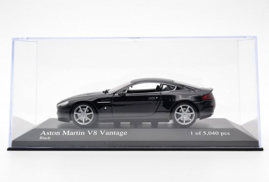MINICHAMPS 1/43 Aston Martin V8 VANTAGE - スケールモデルショップ　ディービーモデルカーズ