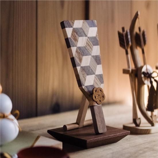 クムキ 色 ～いろ～ 羽子板 | 木の雛人形・五月人形 ［人と木］