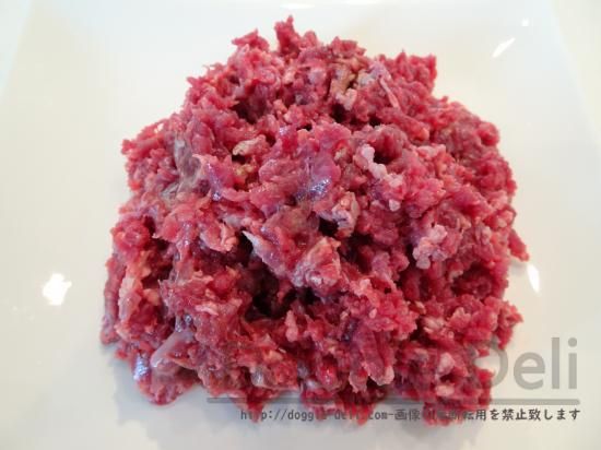 馬肉ミンチ 1キロ 【馬刺の切出し】 - 犬のごはん屋さん Doggie 馬肉ミンチ 1キロ 【馬刺の切出し】 - 犬のごはん屋さん Doggie