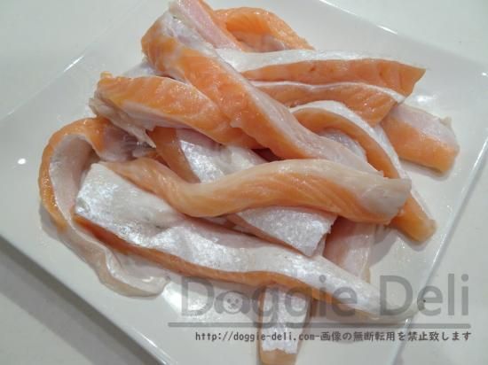 一時終売 ノルウェー産 サーモン ハラス 犬のごはん屋さん Doggie Deli 一時終売 ノルウェー産 サーモン ハラス 犬のごはん屋さん Doggie Deli