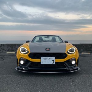 ABARTH 124 Spider - THREEHUNDRED THE STORE