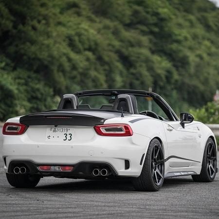 THREEHUNDRED カーボントランクスポイラー ABARTH 124 Spider THREEHUNDRED カーボントランクスポイラー ABARTH 124 Spider