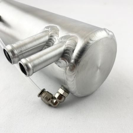 アルミオイルキャッチタンク 汎用タイプ - THREEHUNDRED THE STORE アルミオイルキャッチタンク 汎用タイプ - THREEHUNDRED THE STORE