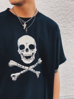 <img class='new_mark_img1' src='https://img.shop-pro.jp/img/new/icons7.gif' style='border:none;display:inline;margin:0px;padding:0px;width:auto;' />VLONE() SKULL S/S TEE (T) Black 