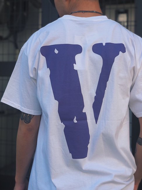 VLONE(ヴィーローン)】 STAPLE S/S TEE (Tシャツ) White/Purplr
