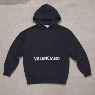<img class='new_mark_img1' src='https://img.shop-pro.jp/img/new/icons7.gif' style='border:none;display:inline;margin:0px;padding:0px;width:auto;' />【VALENCIANO BY KELME(バレンシアーノ バイ ケレメ)】OVERSIZED LOGO HEAVY HOODIE (ロゴ パーカー) Chacoal Black