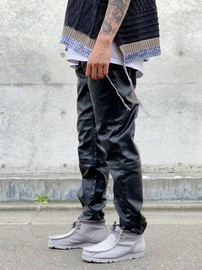 【WANNA(ワナ)】ECO LEATHER“CULT TRUE” Front flared pants (エコレザーパンツ) Black