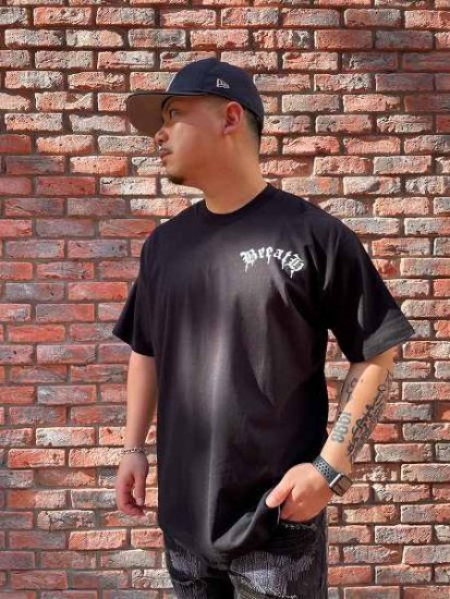 BREATH(ブレス)】OLD ENGLISH DRIP LOGO TEE (Tシャツ) Black/White