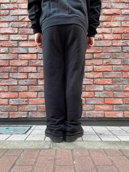 【MAGIC STICK(マジックスティック)】THE CORE IDEAL RELAX TROUSERS (ストレートフィットスウェットパンツ)  Black