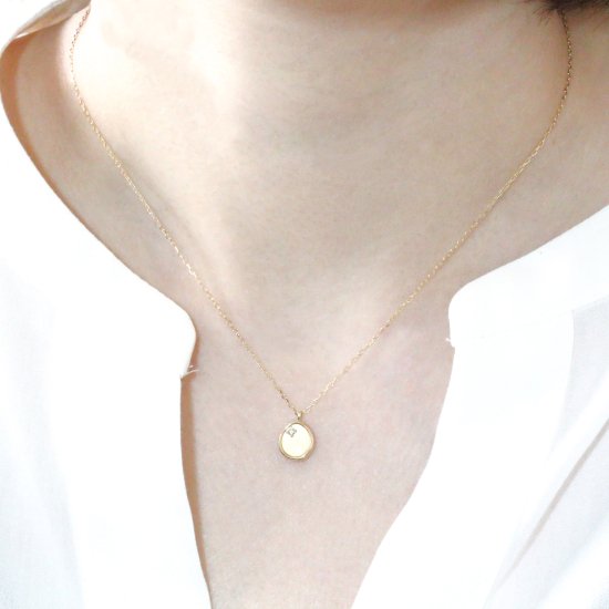 ワンポイントダイヤ マットコインネックレス / K10ゴールド ・ ダイヤモンド | 華奢なデザインのK10ネックレスのお店　golden beak