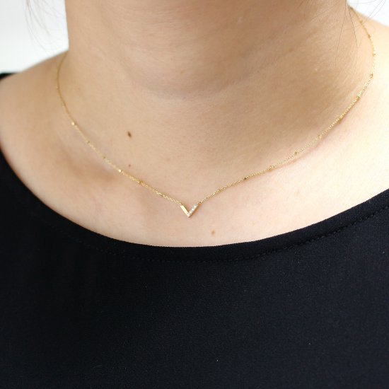 V ラインネックレス / K10ゴールド・ダイヤモンド | 華奢なデザインのK10ネックレスのお店 golden beak