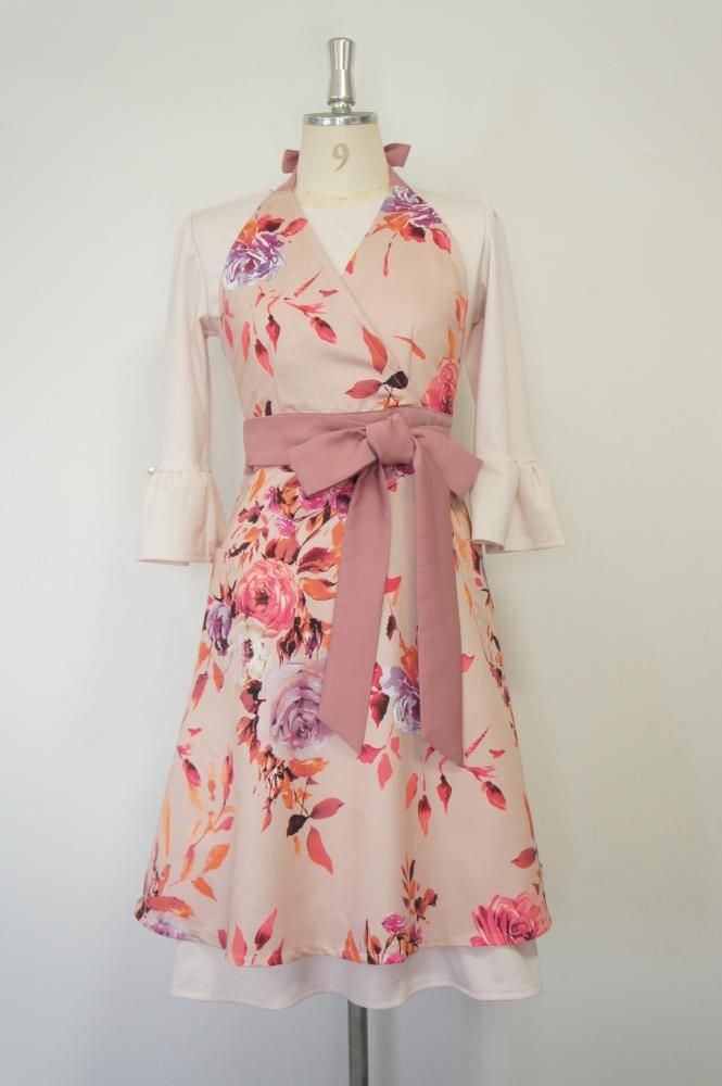 若者に人気のブランド Floral Ruban cache-coeur apronフローラルリュバンカシュクール エプロン・三角巾