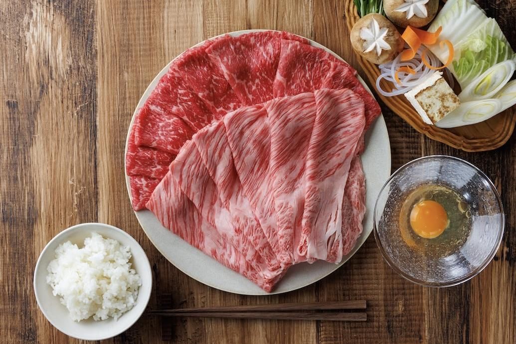 やまのおかげ屋特製鳥取和牛肉おせち2024 鳥取和牛肩ロース、特選赤身すき焼き