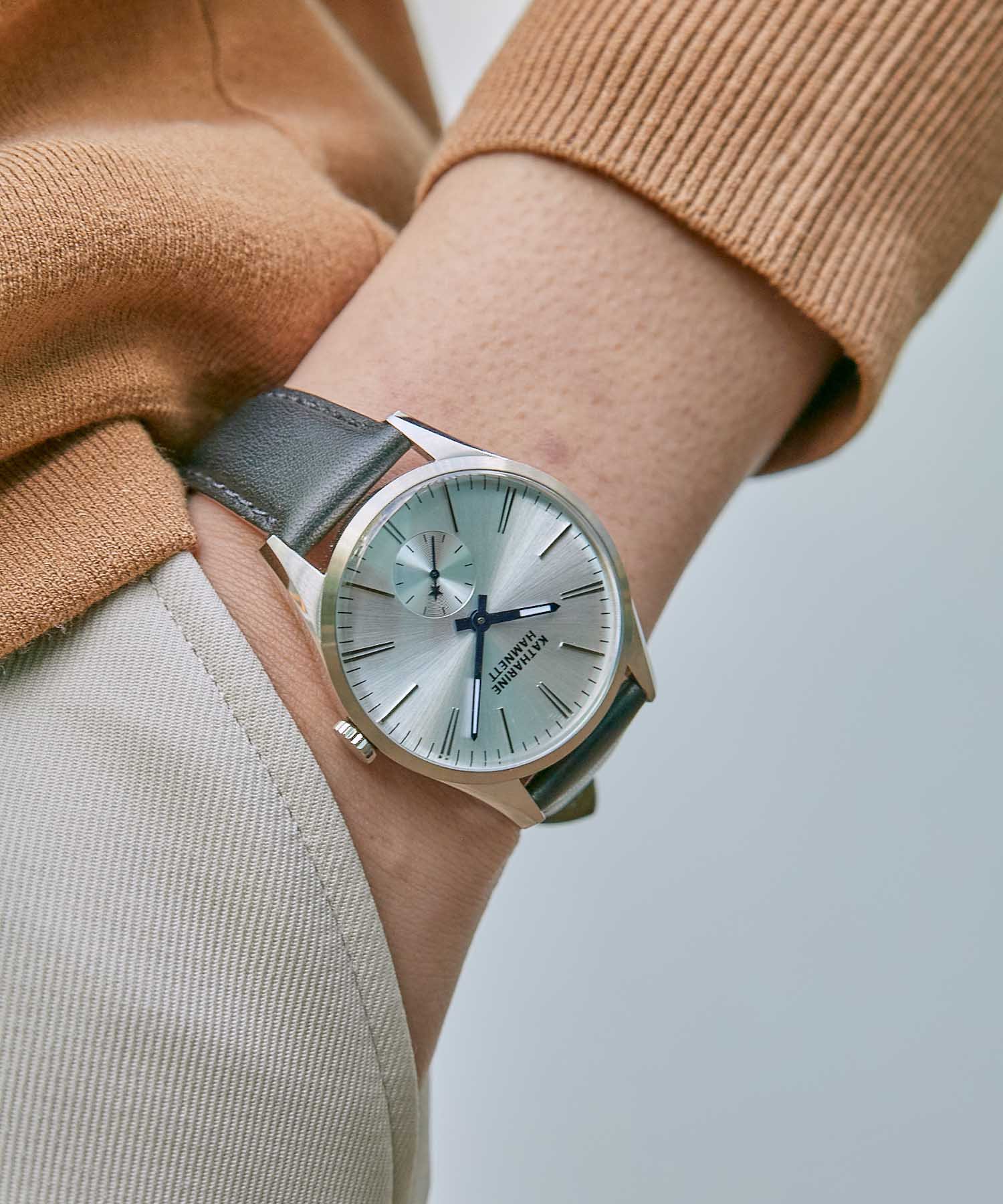 【KATHARINE HAMNETT LONDON】＜MEN＞NEW BASIC RETRO Watch - REBIRTH PROJECT  STORE | リバースプロジェクトストア公式通販