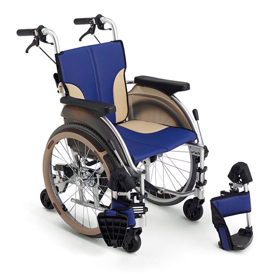 【MiKi/ミキ】室内用スレンダー6輪車椅子 skit500 スキット 自走介助兼用 介助ブレーキ付