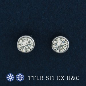 チタンピアス　天然ブラウンダイヤ　合計約0.2ct　TTLB SI1 EX H＆C