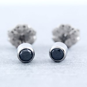 チタンピアス　ブラックダイヤモンド　合計約0.2ct　選べる0.8〜0.9mm径ポスト　セカンドピアス