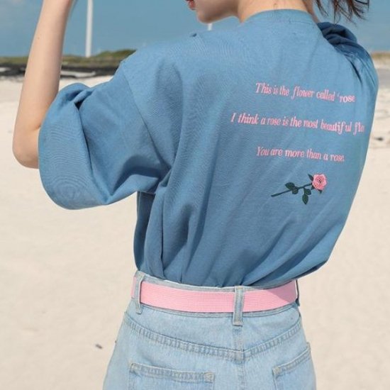 ガーリーシンプルなゆるロゴTシャツ - きれいめオフィス通勤レディース