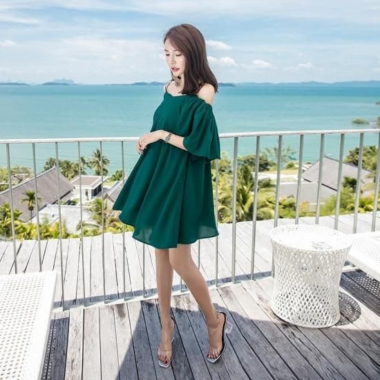 ふんわりシルエットが可愛い オフショルダー ミニワンピース ふんわりシルエットが可愛い オフショルダー ミニワンピース