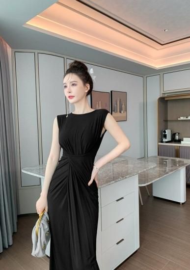 美品✨ ノーブル ダルスラブオールインワン 黒 近年 2023 美スタイル 足長 スタイリッシュな大人スタイル タイトシルエットのロング丈