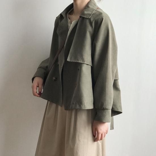 クロップド丈が大人可愛い ショートトレンチコート