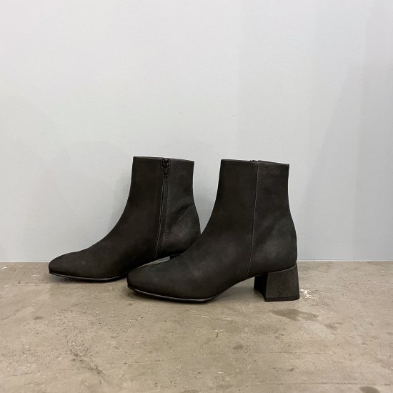 MAISON EUREKA / SQUARE TOE SHORT BOOTS - shrink black - CONTE-NU