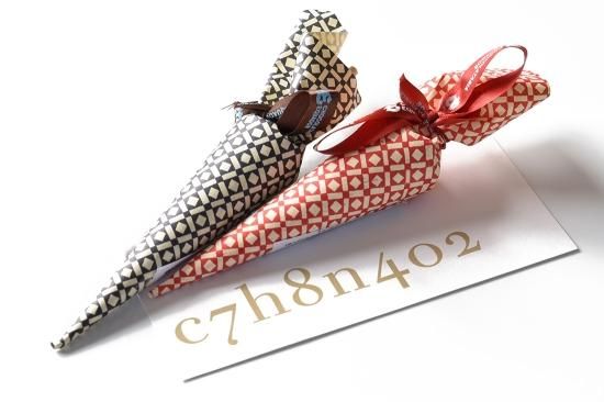 ショコラタリアエクアドル】パラソルチョコ2種セット - c7h8n4o2