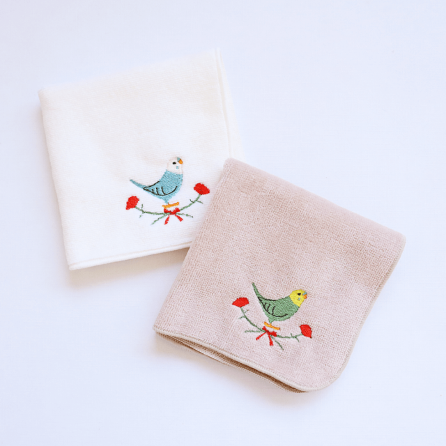 tama♡3月限定特価♡カーネーション セキセイインコ フラワーリース 刺繍ミニタオル(セキセイインコ / カーネーション)