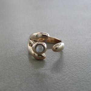 AP-ABBRACCI-19 / Bronze, Moonstone