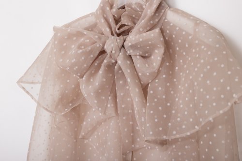 dots bow tie×cape blouse/beige - akiki