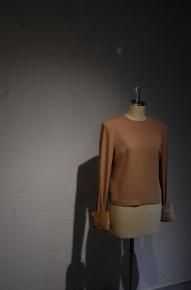 pre ordershoulder volume top with ecofur/camel  </a> <span class=